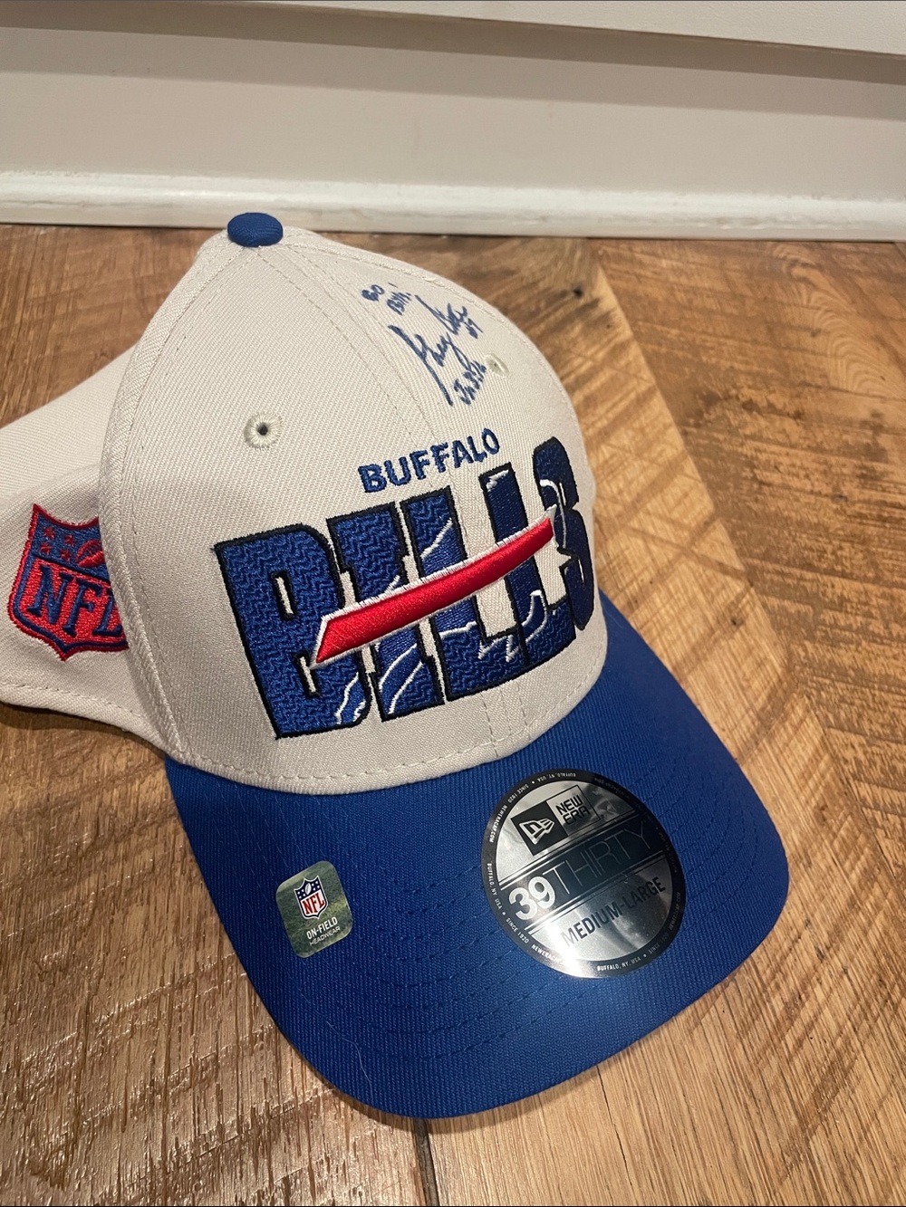 Buffalo Bills Men's White and Royal Blue NFL Cap - New Era